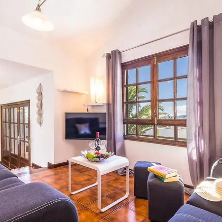Karina Apartment *